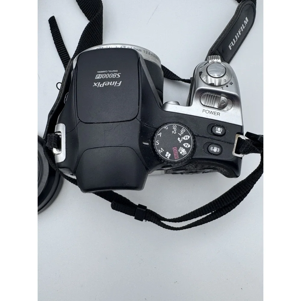 Fujifilm‎ FinePix S8000fd 8MP 18x Black Bridge Digital Camera W/extras Powers On